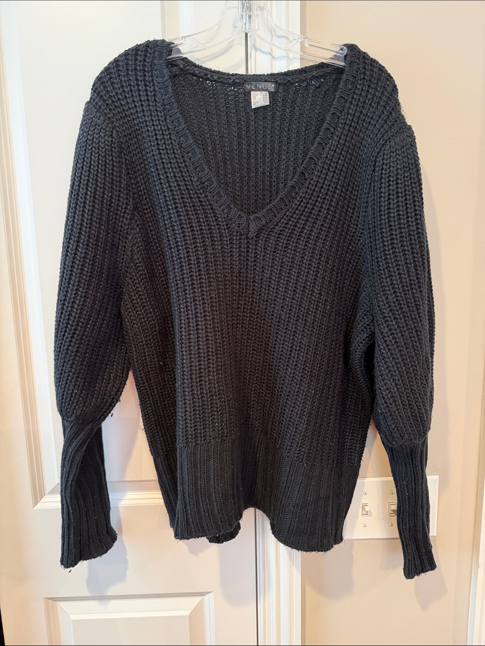 VENUS Dark Charcoal V-Neck Chunky Knit Sweater